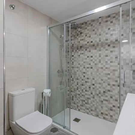 Apartment Precioso De 1 En Benalbeach